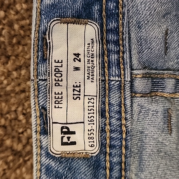 Free People ripped jeans - Picture 5 of 10